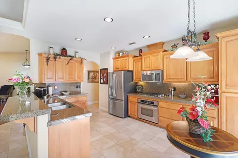 Kitchen - 532 River Park Dr, Redding, CA 96003 photo 1 of 2