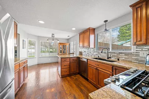 6568 Mullen Pkwy, Redding, CA 96001 photo 8