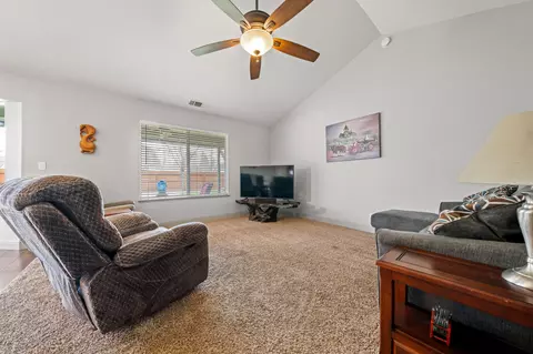 6568 Mullen Pkwy, Redding, CA 96001 photo 4