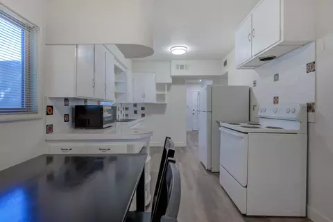 Dining - 2353 North St, Redding, CA 96001 photo 2 of 3