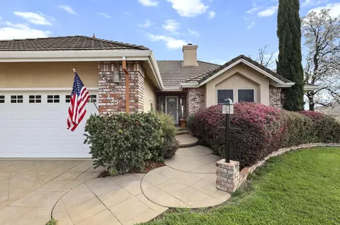 235 Kingsview Ct, Redding, CA 96003 photo 3
