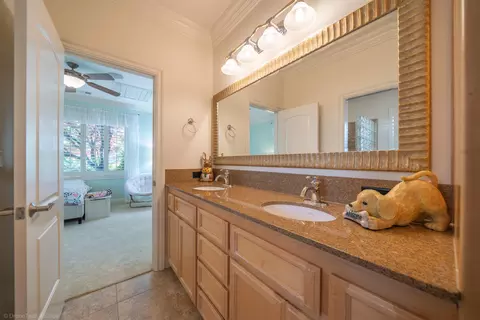 Bath - 19565 San Vincente Dr, Redding, CA 96003 photo 7 of 12