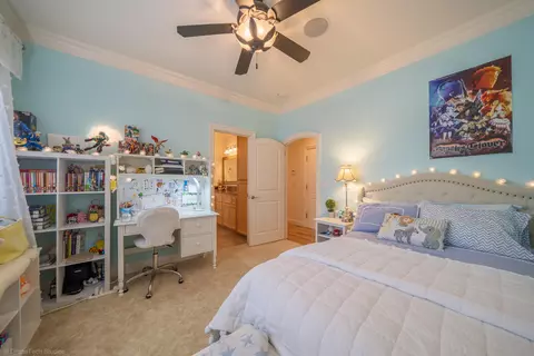 Bedroom - 19565 San Vincente Dr, Redding, CA 96003 photo 4 of 8