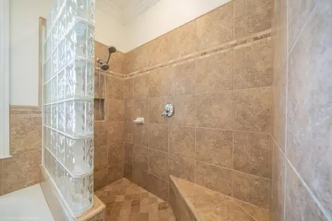 Bath - 19565 San Vincente Dr, Redding, CA 96003 photo 10 of 12