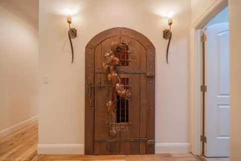 Entry Way - 19565 San Vincente Dr, Redding, CA 96003 photo 5 of 5