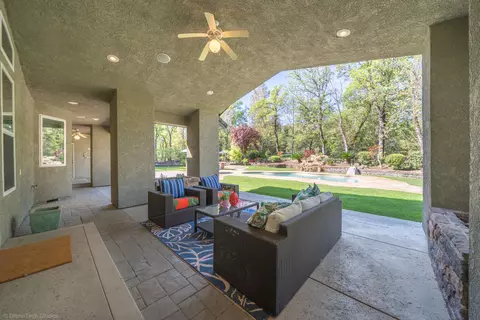 Exterior - 19565 San Vincente Dr, Redding, CA 96003 photo 17 of 40