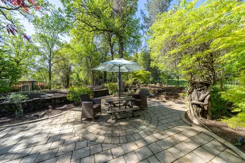 Exterior - 19565 San Vincente Dr, Redding, CA 96003 photo 11 of 40