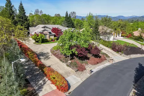 19565 San Vincente Dr, Redding, CA 96003