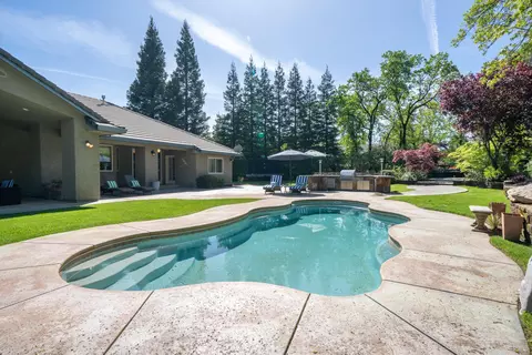 Exterior - 19565 San Vincente Dr, Redding, CA 96003 photo 29 of 40