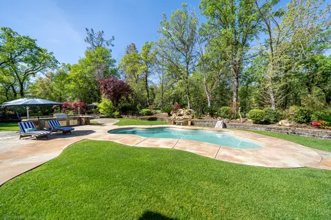 Exterior - 19565 San Vincente Dr, Redding, CA 96003 photo 14 of 40