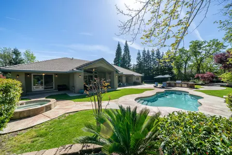 Exterior - 19565 San Vincente Dr, Redding, CA 96003 photo 34 of 40