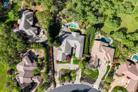 View/Area - 19565 San Vincente Dr, Redding, CA 96003 photo 11 of 15