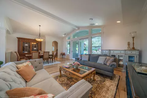 Living - 19565 San Vincente Dr, Redding, CA 96003 photo 2 of 5