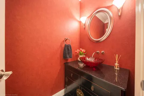 Bath - 19565 San Vincente Dr, Redding, CA 96003 photo 11 of 12