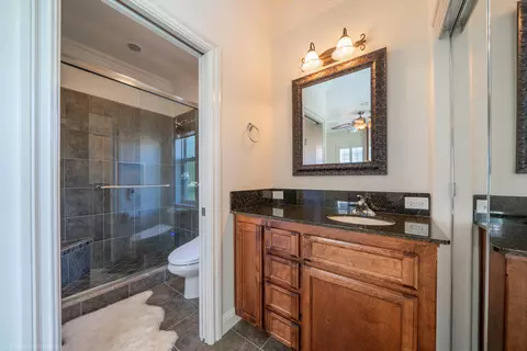 Bath - 19565 San Vincente Dr, Redding, CA 96003 photo 5 of 12