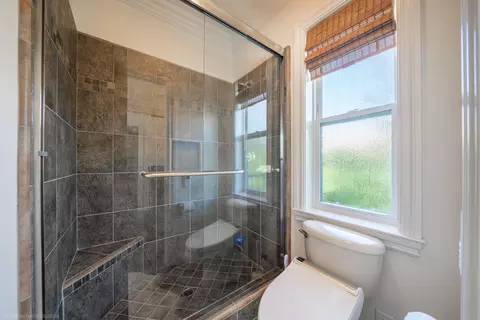 Bath - 19565 San Vincente Dr, Redding, CA 96003 photo 6 of 12
