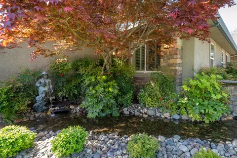 Exterior - 19565 San Vincente Dr, Redding, CA 96003 photo 3 of 40