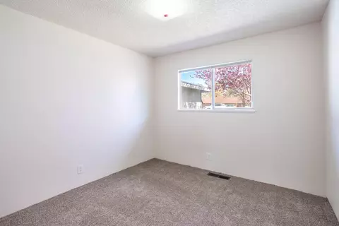 1085 Riviera Dr, Redding, CA 96001 photo 11