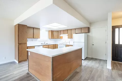 1085 Riviera Dr, Redding, CA 96001 photo 7