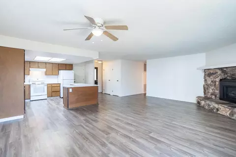 1085 Riviera Dr, Redding, CA 96001 photo 5