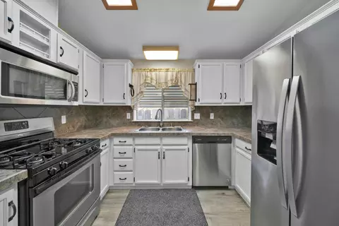 1217 Crag Walk, Redding, CA 96003 photo 6