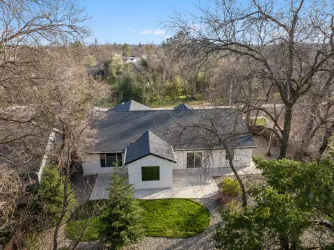 2690 Calgary Pl, Redding, CA 96001 photo 11