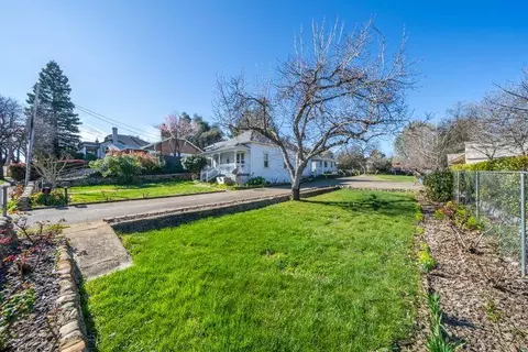 1144 Willis St, Redding, CA 96001 photo 9