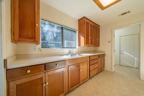 1144 Willis St, Redding, CA 96001 photo 45