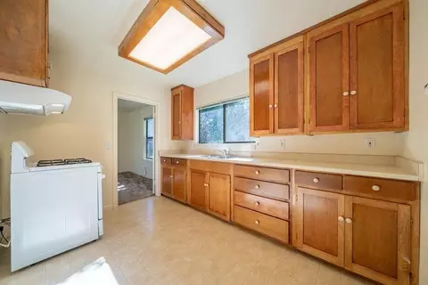 1144 Willis St, Redding, CA 96001 photo 46