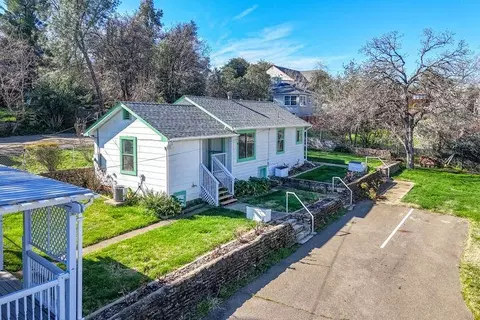 1144 Willis St, Redding, CA 96001 photo 4