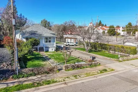 1144 Willis St, Redding, CA 96001 photo 2