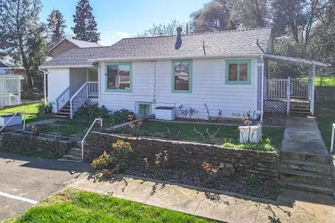 1144 Willis St, Redding, CA 96001 photo 3