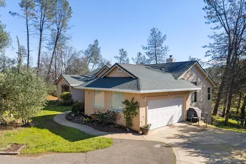 Exterior - 10067 Tilton Mine Rd, Redding, CA 96001 photo 13 of 15