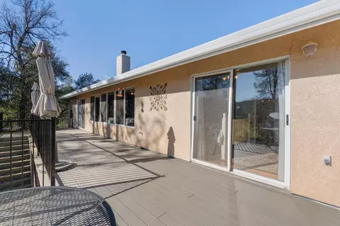 Exterior - 10067 Tilton Mine Rd, Redding, CA 96001 photo 5 of 15