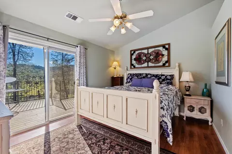 Bedroom - 10067 Tilton Mine Rd, Redding, CA 96001 photo 1 of 5