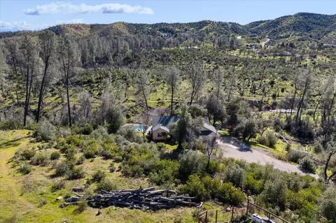 View/Area - 10067 Tilton Mine Rd, Redding, CA 96001 photo 3 of 9