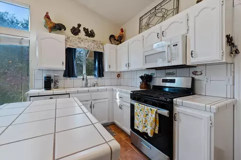 Kitchen - 10067 Tilton Mine Rd, Redding, CA 96001 photo 1 of 2