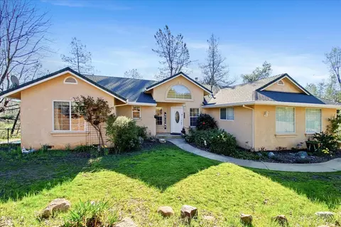 Exterior - 10067 Tilton Mine Rd, Redding, CA 96001 photo 3 of 15