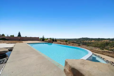 832 Santa Cruz Dr, Redding, CA 96003 photo 9