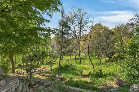 Exterior - 5536 Trish Ct, Redding, CA 96003 photo 10 of 11