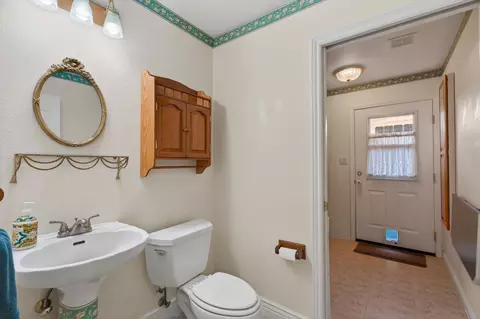 Bath - 5536 Trish Ct, Redding, CA 96003 photo 1 of 5