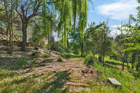 Exterior - 5536 Trish Ct, Redding, CA 96003 photo 9 of 11