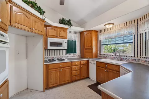 Kitchen - 5536 Trish Ct, Redding, CA 96003 photo 1 of 2