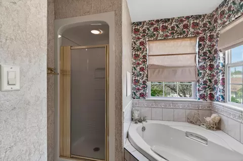 Bath - 5536 Trish Ct, Redding, CA 96003 photo 3 of 5