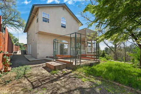 Exterior - 5536 Trish Ct, Redding, CA 96003 photo 7 of 11