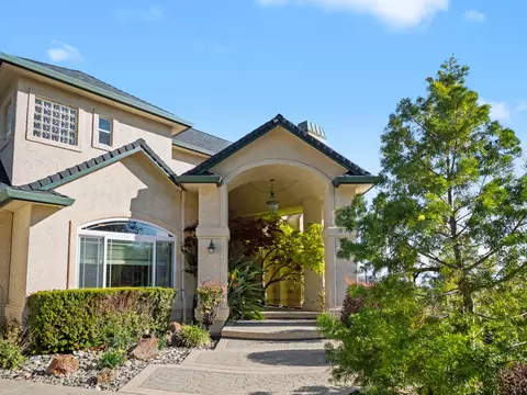 15223 Ledgewood Dr, Redding, CA 96001 photo 10