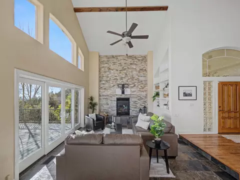 15223 Ledgewood Dr, Redding, CA 96001 photo 16
