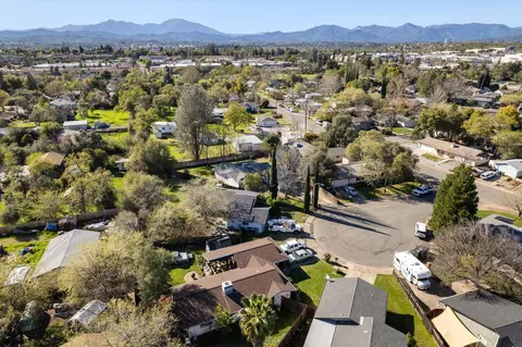 1750 Hawthorne Ct, Redding, CA 96002 photo 42