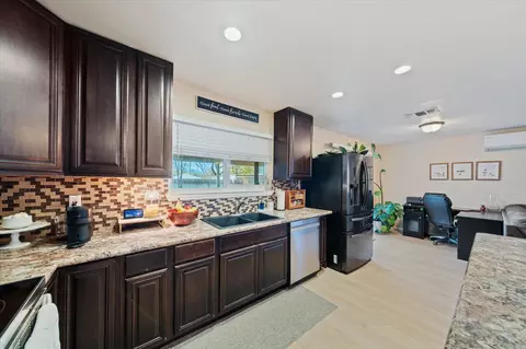 1750 Hawthorne Ct, Redding, CA 96002 photo 12