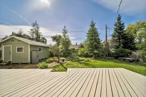 Exterior - 2195 Rancho Rd, Redding, CA 96002 photo 18 of 19